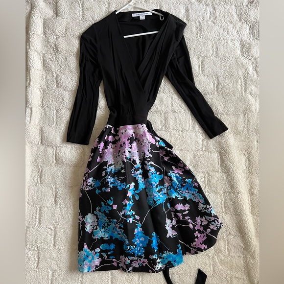 Diane Von Furstenberg Dresses & Skirts - Diane von Furstenburg Wrap Dress